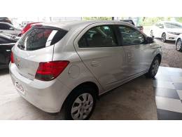 CHEVROLET - ONIX - 2013/2013 - Prata - R$ 40.900,00