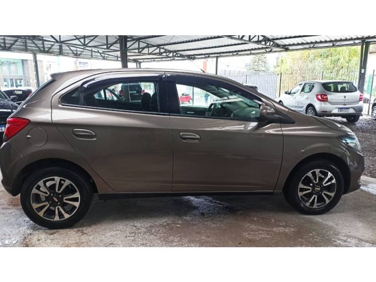 CHEVROLET - ONIX - 2013/2014 - Cinza - R$ 54.900,00