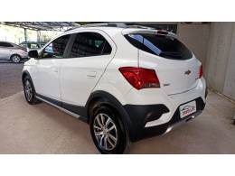 CHEVROLET - ONIX - 2018/2018 - Branca - R$ 68.900,00