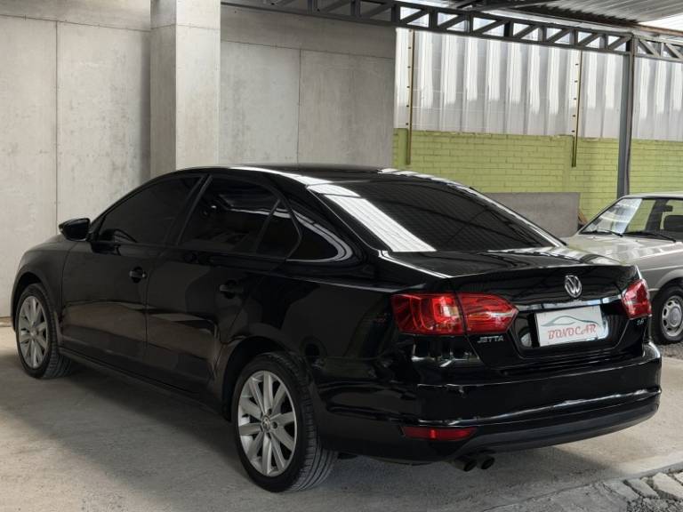 VOLKSWAGEN - JETTA - 2013/2013 - Preta - R$ 64.900,00
