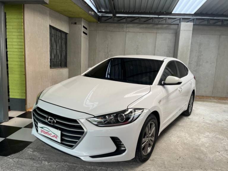 HYUNDAI - ELANTRA - 2016/2017 - Branca - R$ 83.900,00