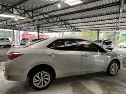 TOYOTA - COROLLA - 2017/2018 - Prata - R$ 89.900,00