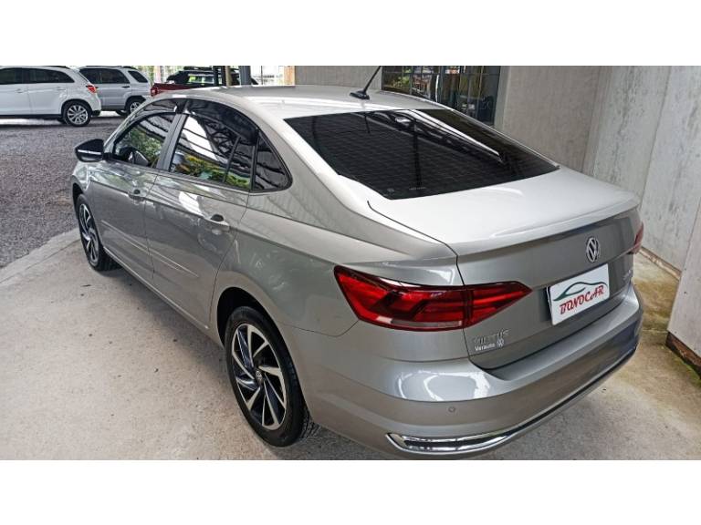 VOLKSWAGEN - VIRTUS - 2022/2022 - Prata - R$ 97.900,00