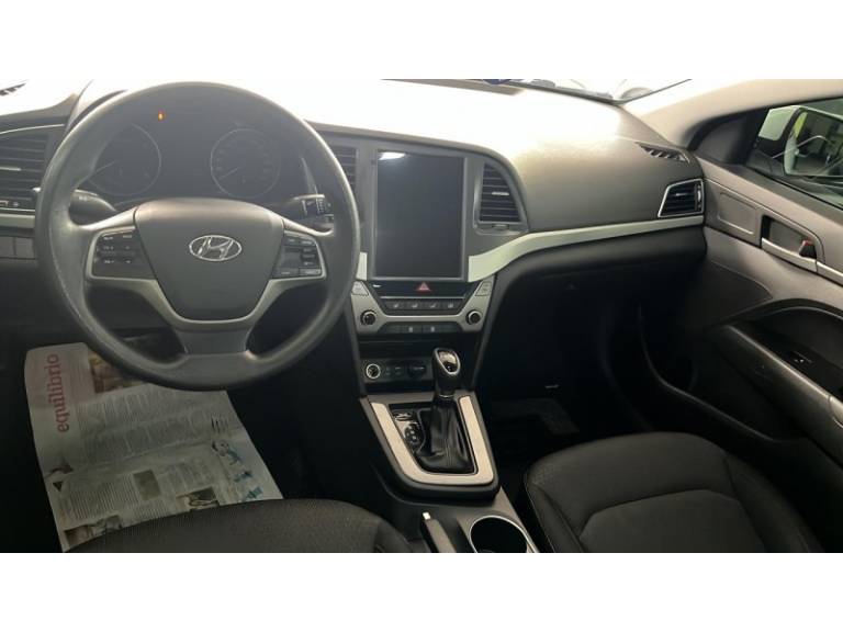 HYUNDAI - ELANTRA - 2016/2017 - Branca - R$ 83.900,00