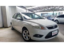 FORD - FOCUS - 2012/2013 - Branca - R$ 45.900,00