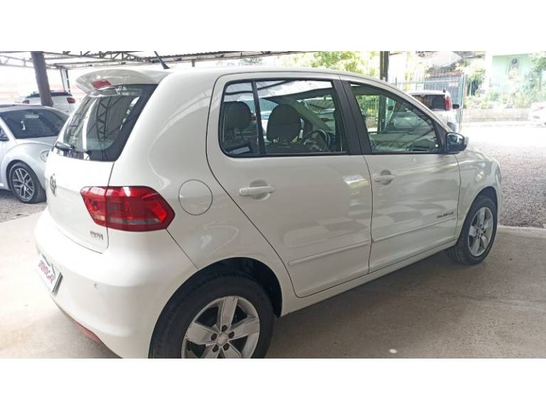 VOLKSWAGEN - FOX - 2017/2018 - Branca - R$ 55.900,00