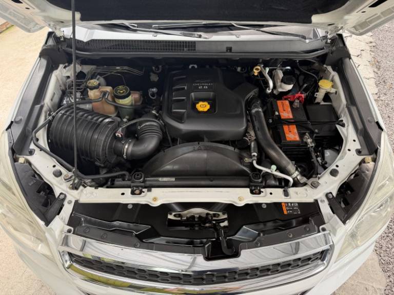 CHEVROLET - S10 - 2012/2013 - Branca - R$ 99.900,00