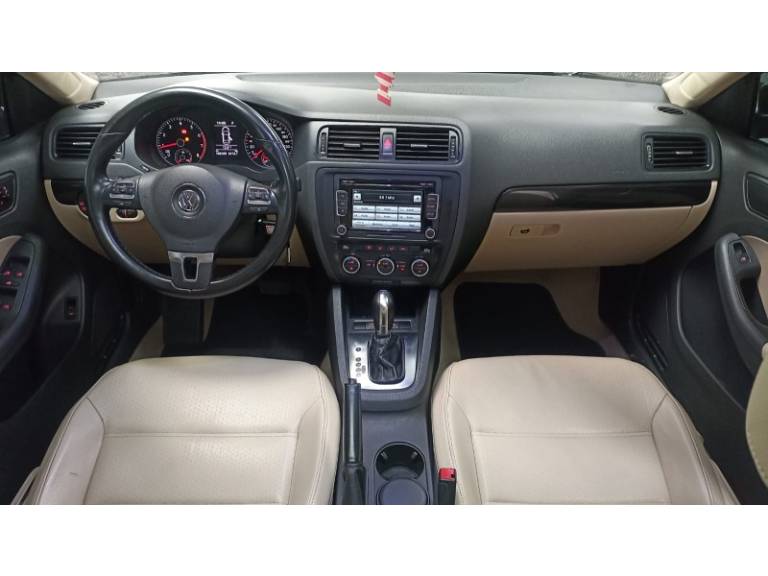VOLKSWAGEN - JETTA - 2013/2013 - Preta - R$ 67.900,00