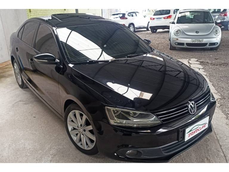 VOLKSWAGEN - JETTA - 2013/2013 - Preta - R$ 67.900,00