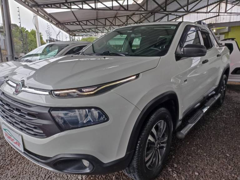 FIAT - TORO - 2017/2018 - Branca - R$ 103.900,00