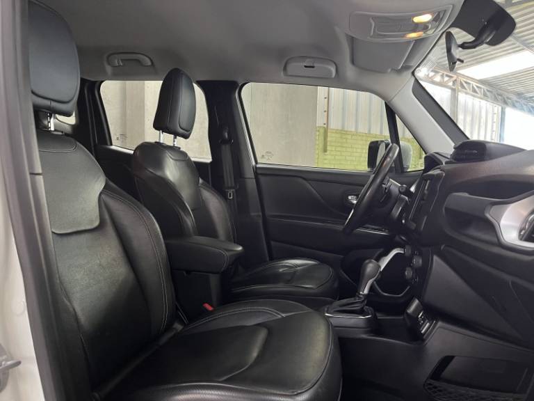 JEEP - RENEGADE - 2018/2019 - Branca - R$ 78.900,00
