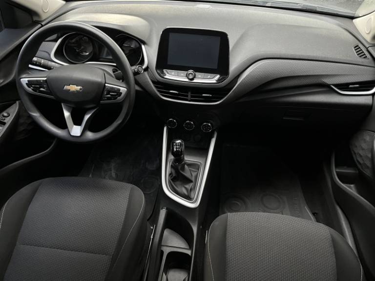 CHEVROLET - ONIX - 2022/2023 - Prata - R$ 68.900,00
