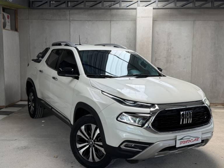 FIAT - TORO - 2024/2024 - Branca - R$ 142.900,00