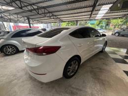 HYUNDAI - ELANTRA - 2016/2017 - Branca - R$ 76.900,00