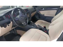 VOLKSWAGEN - JETTA - 2013/2013 - Preta - R$ 67.900,00