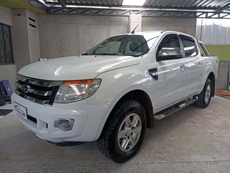 FORD - RANGER - 2014/2014 - Branca - R$ 108.900,00