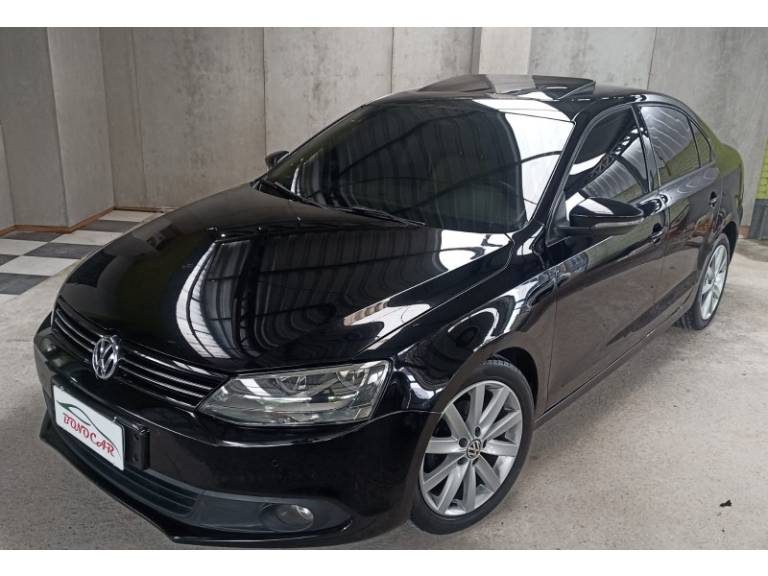 VOLKSWAGEN - JETTA - 2013/2013 - Preta - R$ 67.900,00