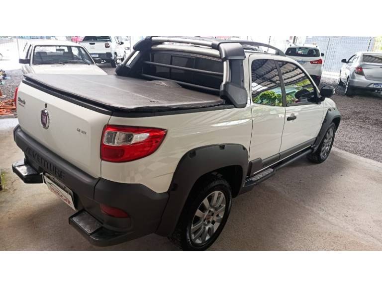 FIAT - STRADA - 2015/2015 - Branca - R$ 69.900,00