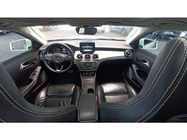 MERCEDES-BENZ - GLA 200 - 2017/2017 - Branca - R$ 118.900,00