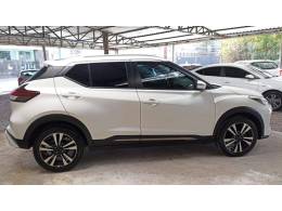 NISSAN - KICKS - 2022/2022 - Branca - R$ 99.900,00