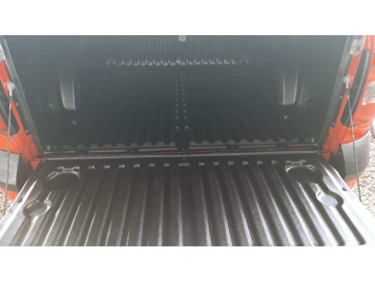 VOLKSWAGEN - SAVEIRO - 2015/2015 - Vermelha - R$ 64.900,00