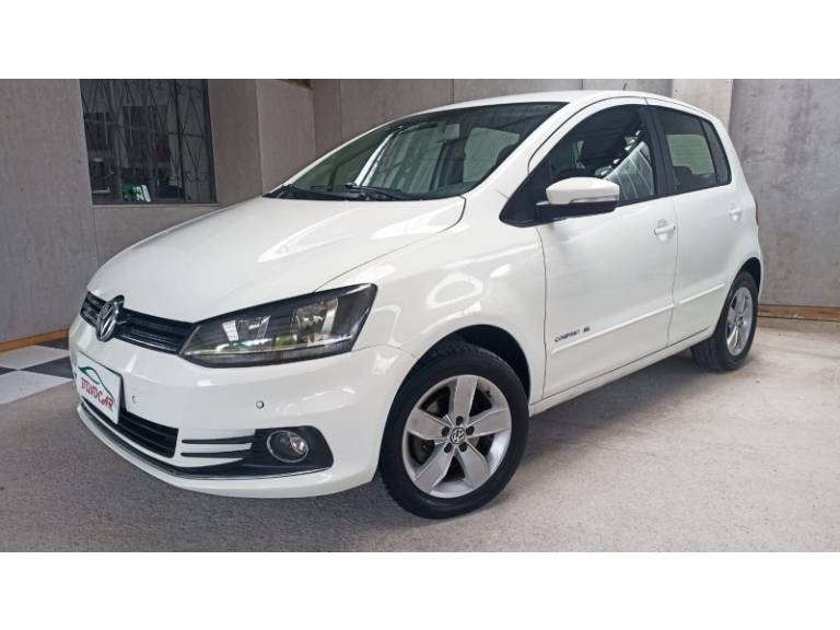 VOLKSWAGEN - FOX - 2017/2018 - Branca - R$ 55.900,00