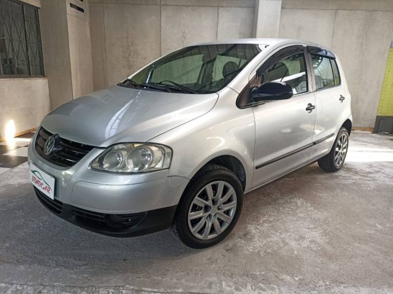 VOLKSWAGEN - FOX - 2007/2008 - Prata - R$ 25.900,00