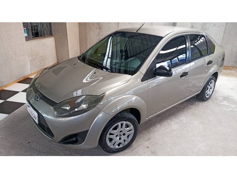 FORD - FIESTA - 2011/2012 - Prata - R$ 34.900,00