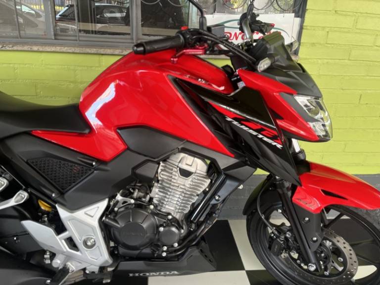HONDA - CB 300F TWISTER - 2024/2024 - Vermelha - R$ 26.900,00
