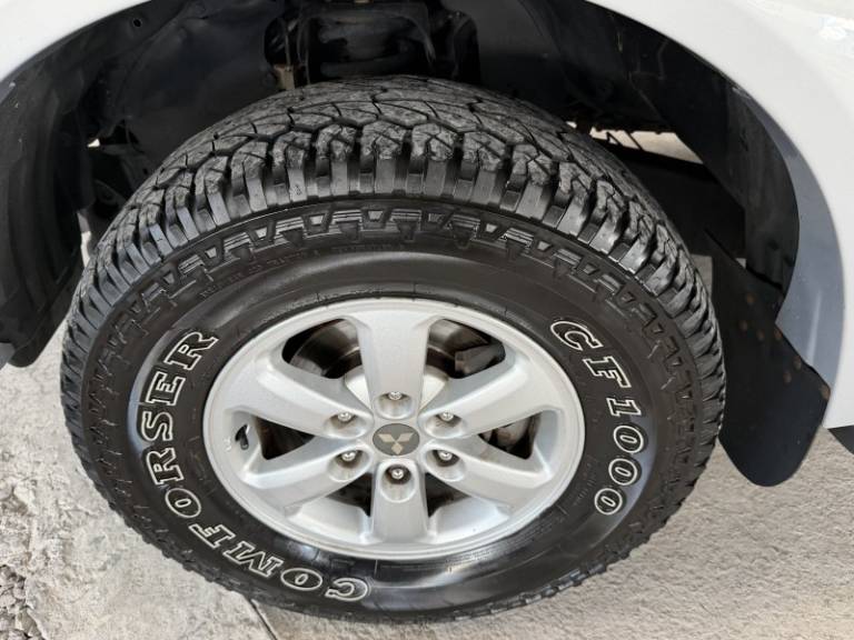 MITSUBISHI - L200 TRITON - 2013/2013 - Prata - R$ 85.900,00