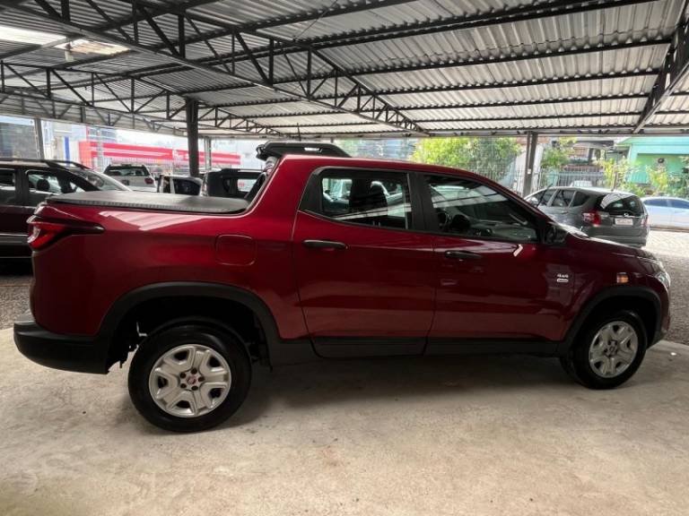 FIAT - TORO - 2017/2018 - Vermelha - R$ 99.900,00