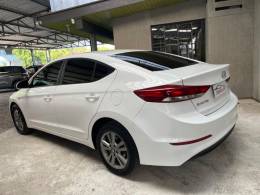 HYUNDAI - ELANTRA - 2016/2017 - Branca - R$ 76.900,00