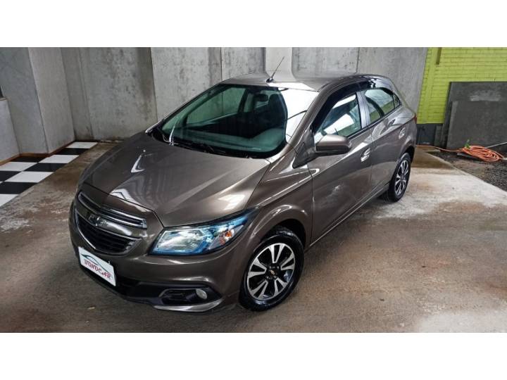 CHEVROLET - ONIX - 2013/2014 - Cinza - R$ 54.900,00