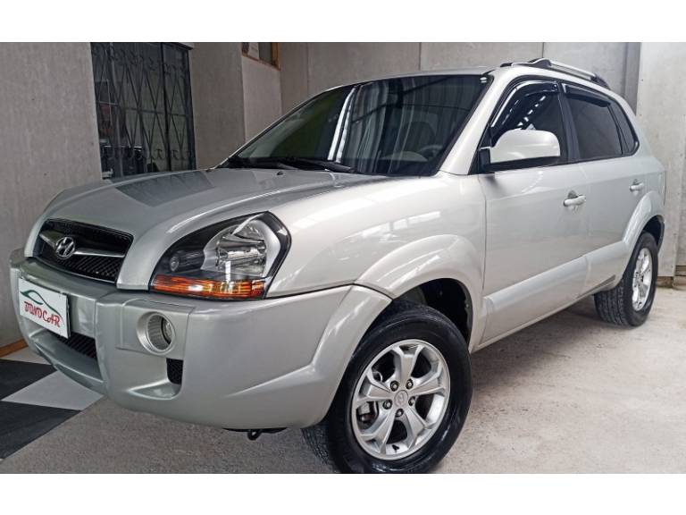 HYUNDAI - TUCSON - 2011/2011 - Prata - R$ 45.900,00